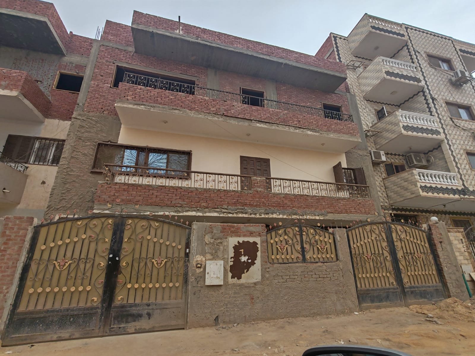 بيت للبيع بالمجاورة 7